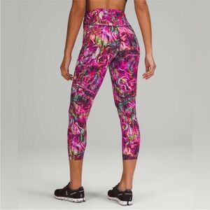 Lululemon Base Pace High-Rise Running Tight 25"
Hyper Flow Pink Multi Sz 4